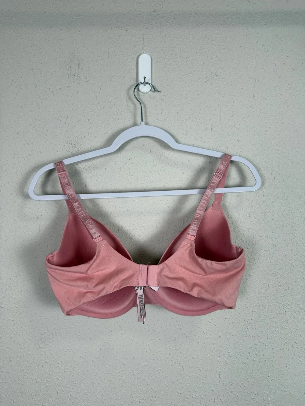 Victoria’s Secret T-Shirt Bra 36DDD Pink Lightly Lined Underwire Everyday Bra